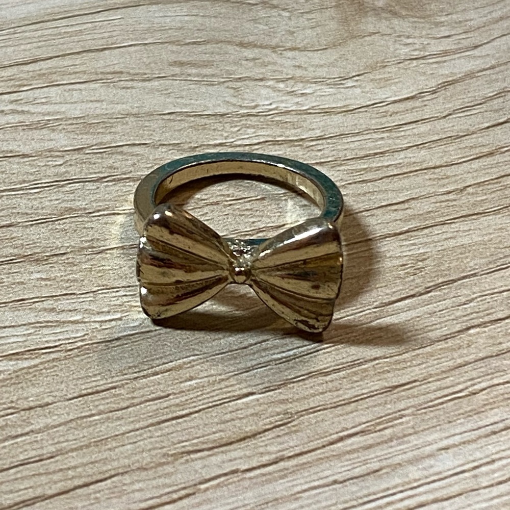 Gold Bow Ring Size 7/8